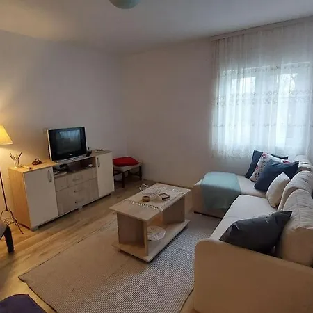 Divnica Raj Tatil Evi *